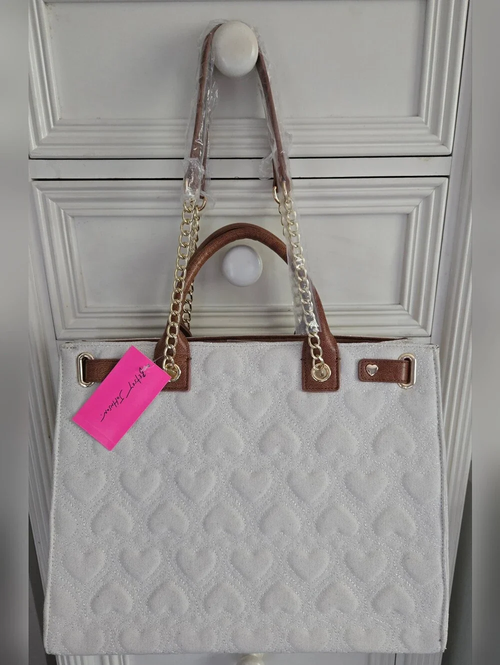 HTF Betsey Johnson Cream and Brown Quilted Tote with Heart Charm NWT - Picture 3 of 8